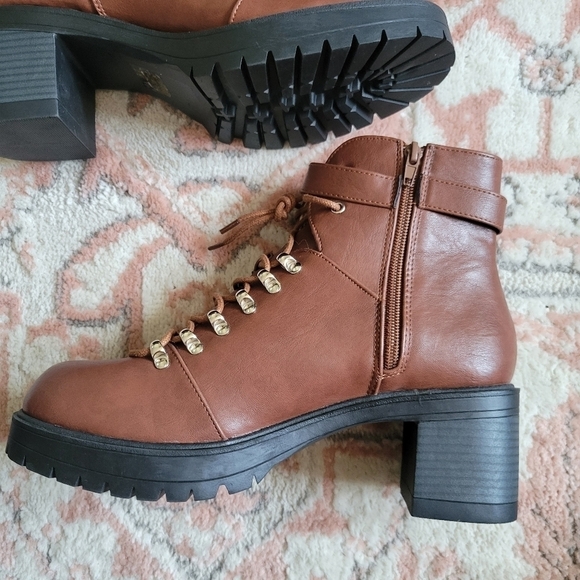 Chase + Chloe Emerson Platform Combat Booties NWOB - Picture 3 of 8